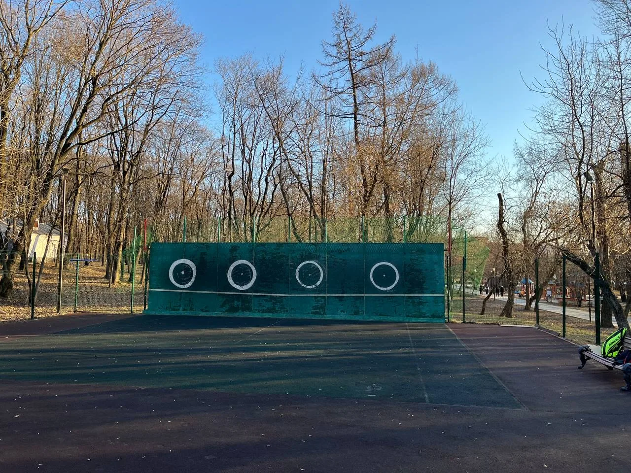 Стенка в лефортовском парке
