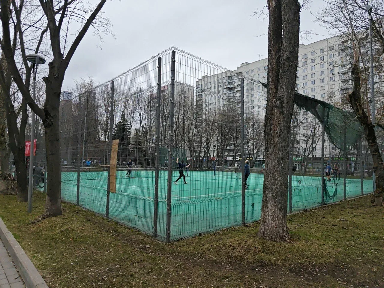 Бесплатный теннисный корт: Парк Новые Черемушки
